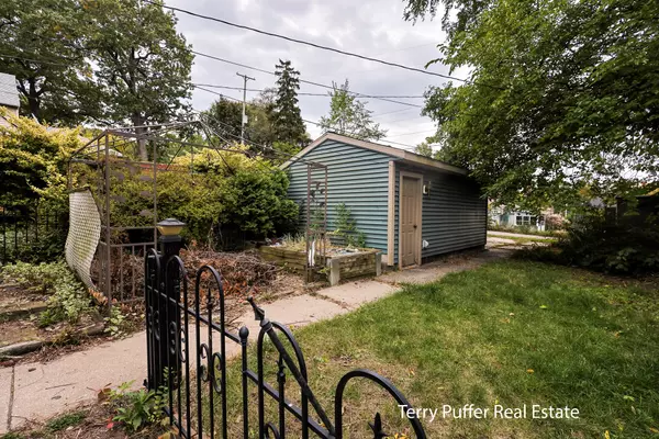 Grand Rapids, MI 49507,528 Woodlawn SE Street