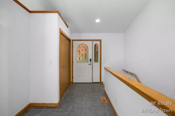 Grand Haven, MI 49417,15348 Lyons Lane
