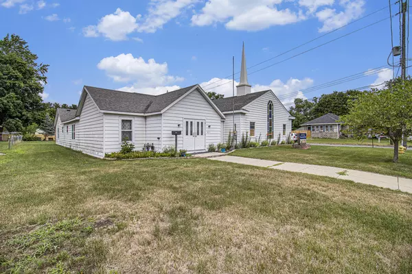 Greenville, MI 48838,814 E Coffren Avenue