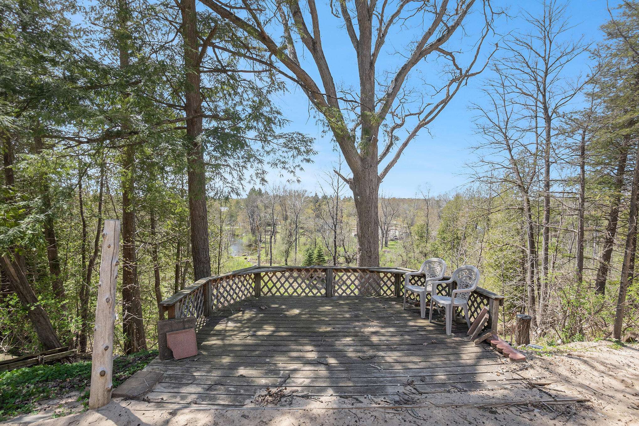 White Cloud, MI 49349,1499 N Apple Drive