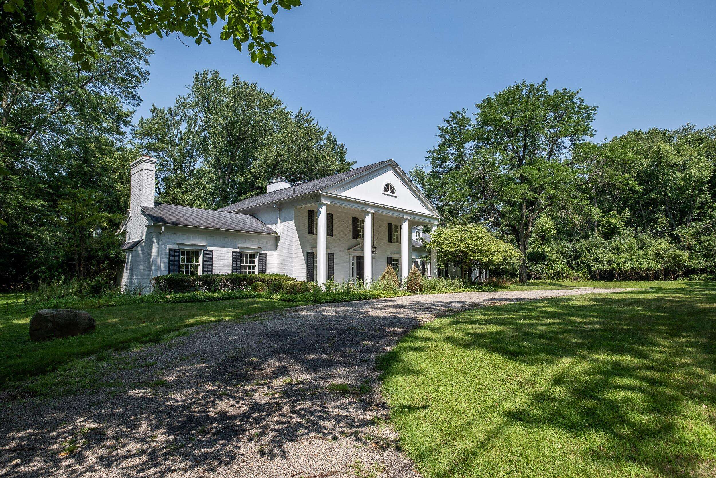 31677 Mountain View Road, Franklin, MI 48025