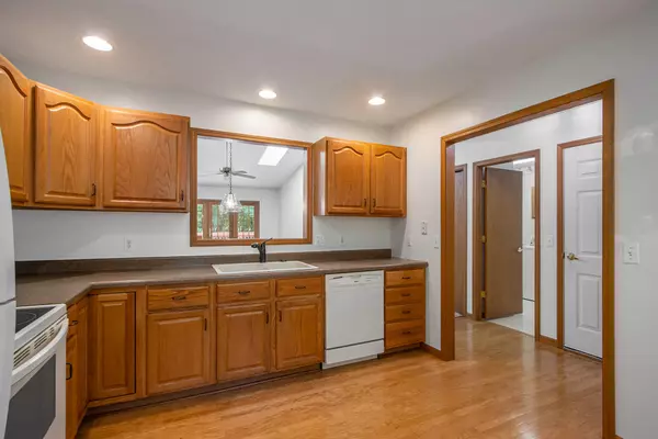 Kalamazoo, MI 49009,6841 Birdsong Avenue