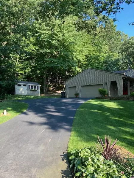 4586 Little Harbor SE Drive, Grand Rapids, MI 49512