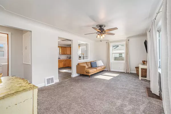 Grand Haven, MI 49417,1203 Waverly Avenue