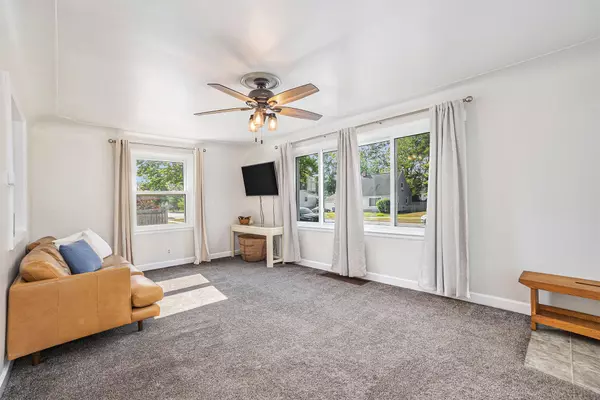 Grand Haven, MI 49417,1203 Waverly Avenue