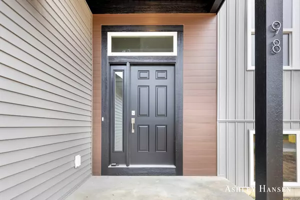 Kent City, MI 49330,98 Chase NW Court