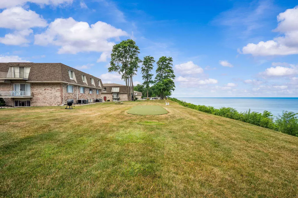 St. Joseph, MI 49085,3610 Lakeshore Drive #1C