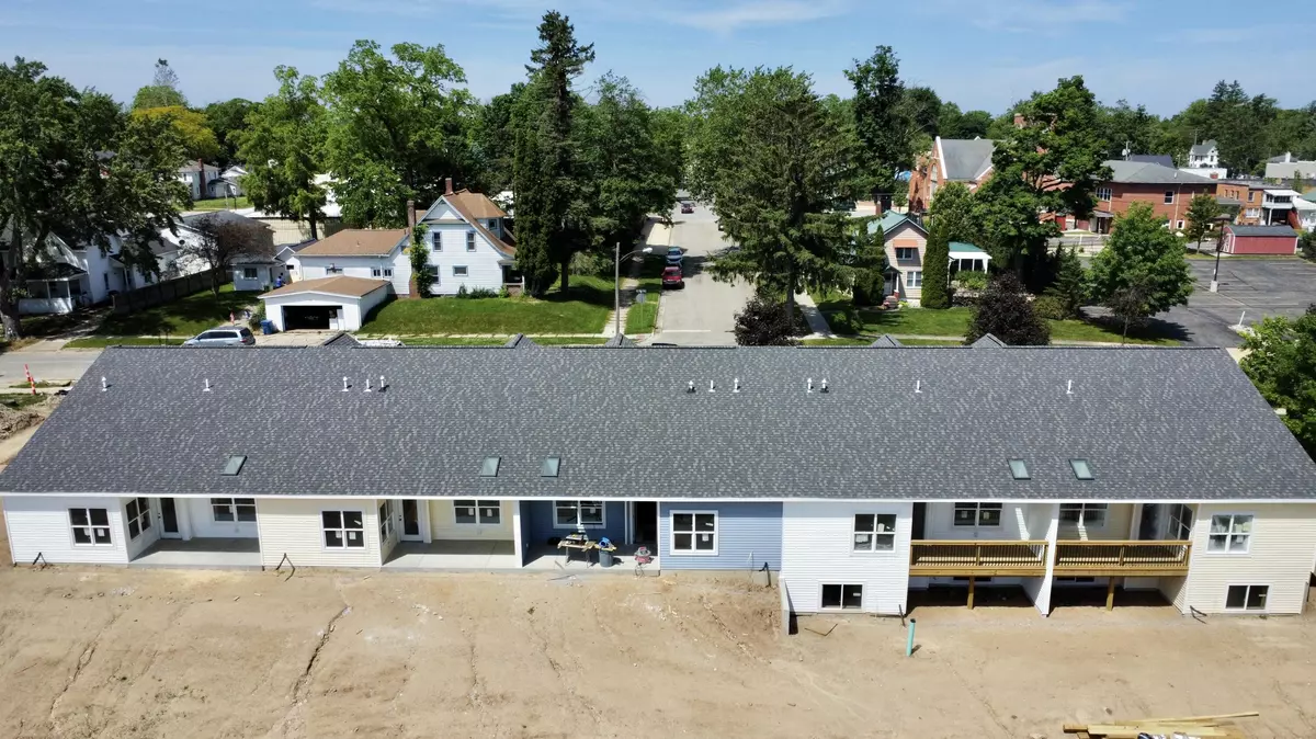 Lake Odessa, MI 48849,874 3rd Avenue #12