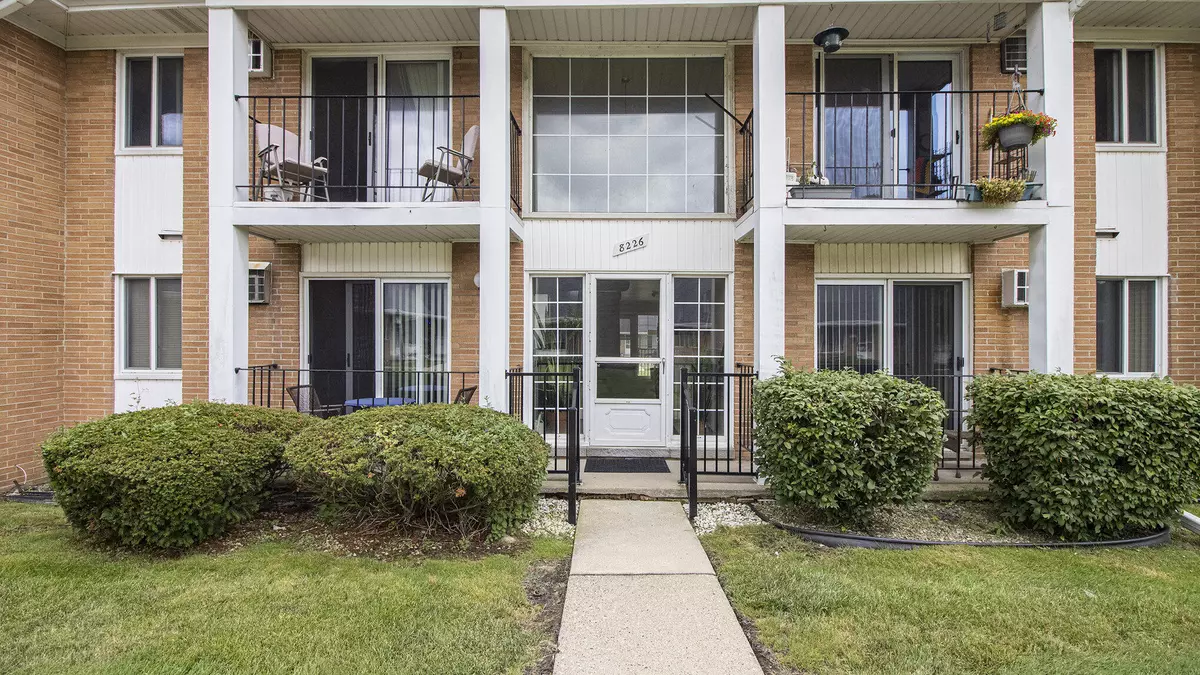 Westland, MI 48185,8226 Huntington Street #25