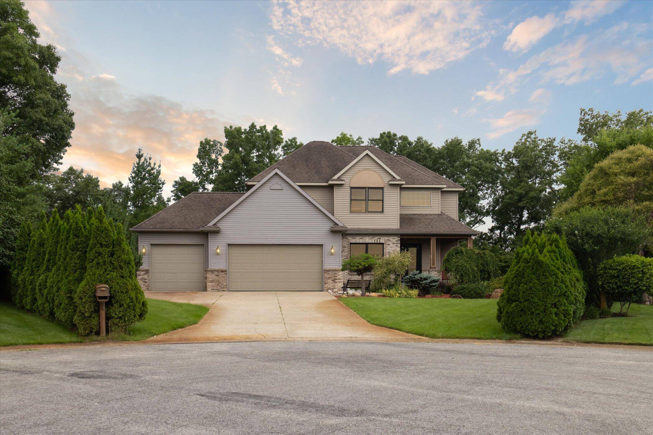 6783 Cathedral SE Court, Alto, MI 49302