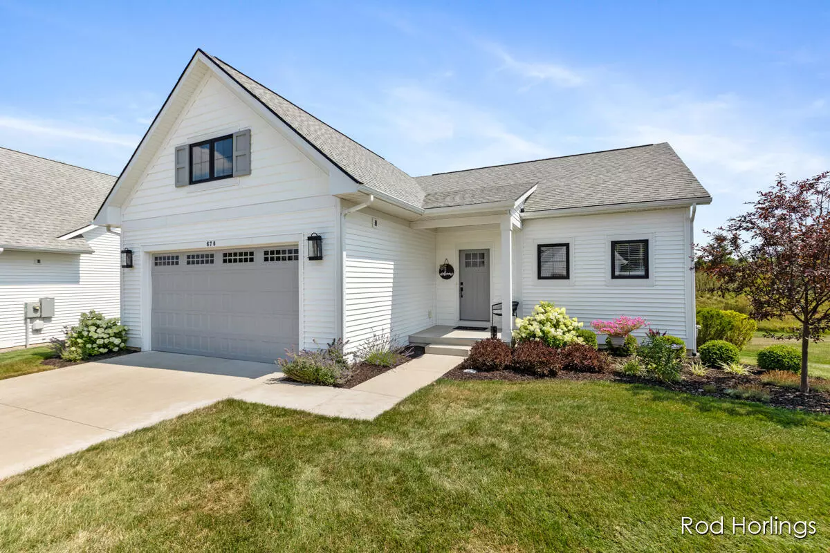 Grandville, MI 49418,670 Stonebriar Circle #24