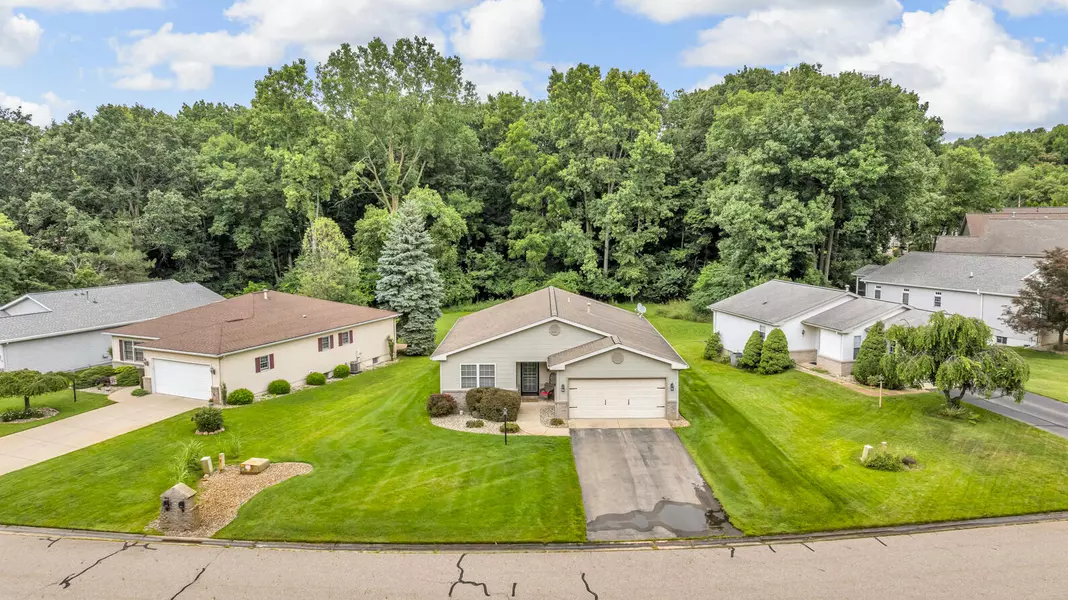 3006 S Wood Dale Drive, Jackson, MI 49203