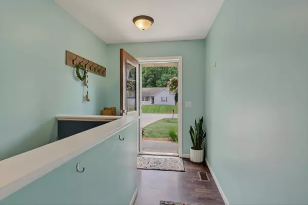 Edwardsburg, MI 49112,69698 Fox  Crossing
