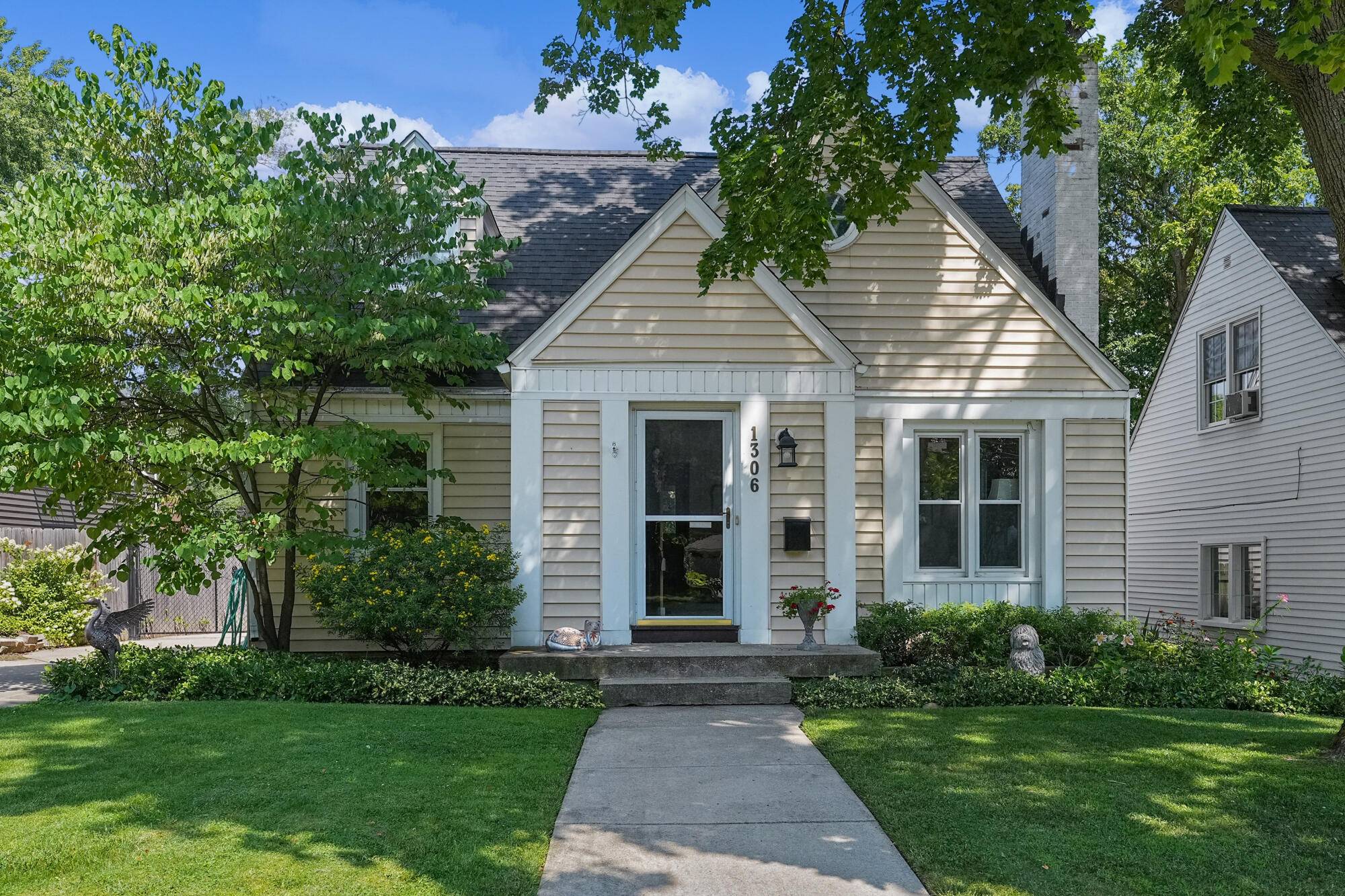 1306 Allerton SE Avenue, Grand Rapids, MI 49506
