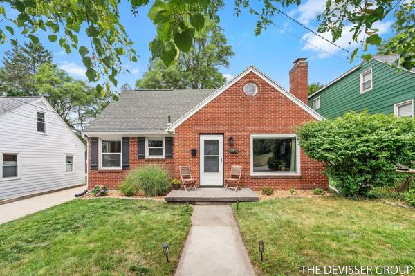 1641 Sylvan SE Avenue, Grand Rapids, MI 49506