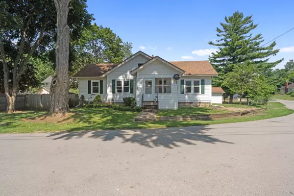 2637 Bow Street, Jackson, MI 49203