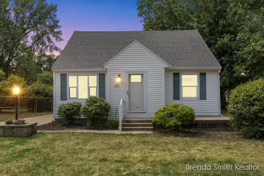 3845 Grape NE Avenue, Grand Rapids, MI 49525