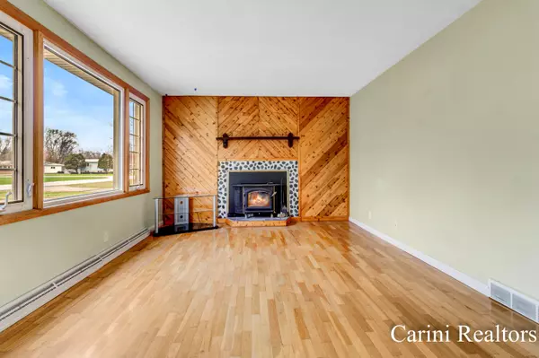 Holland, MI 49424,2604 William Avenue