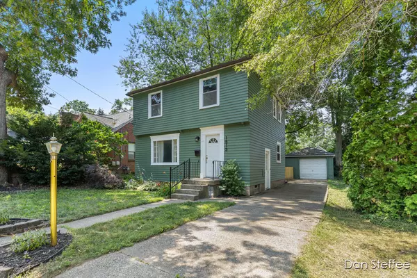 1513 Sylvan SE Avenue, Grand Rapids, MI 49506