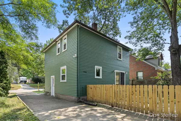 Grand Rapids, MI 49506,1513 Sylvan SE Avenue