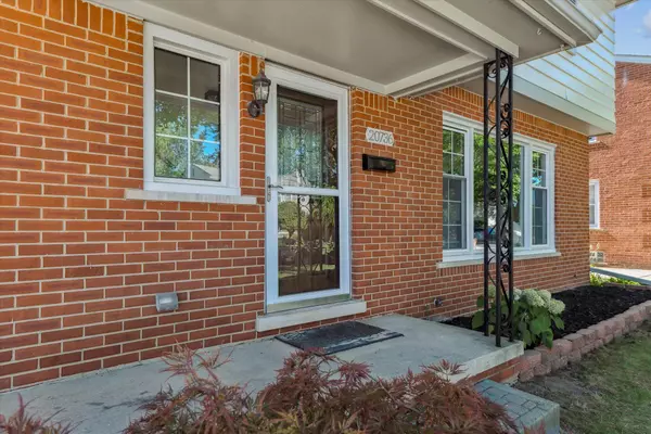 Grosse Pointe Woods, MI 48236,20736 Christine Court