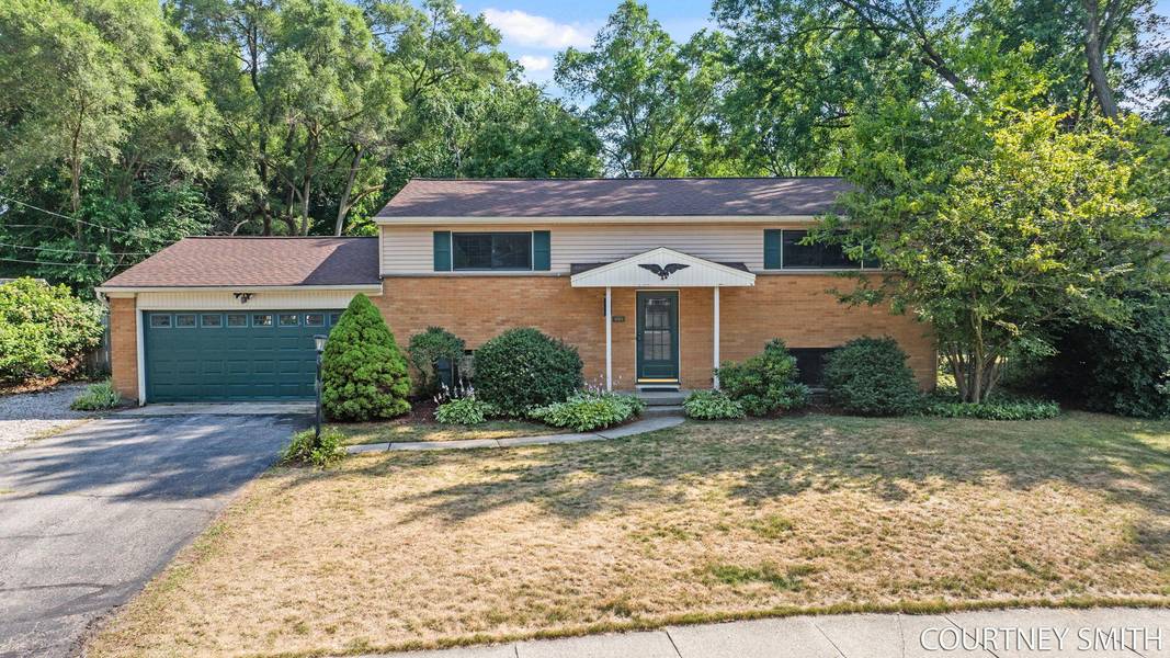 8365 Atlanta NE Drive, Rockford, MI 49341