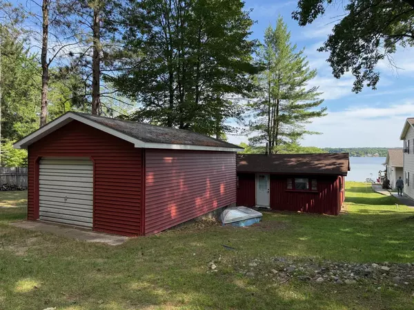 11320 Oak Street, Mecosta, MI 49332