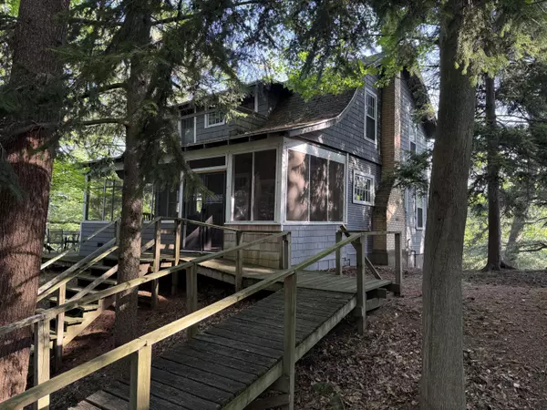 Grand Haven, MI 49417,16 Crescent Hill