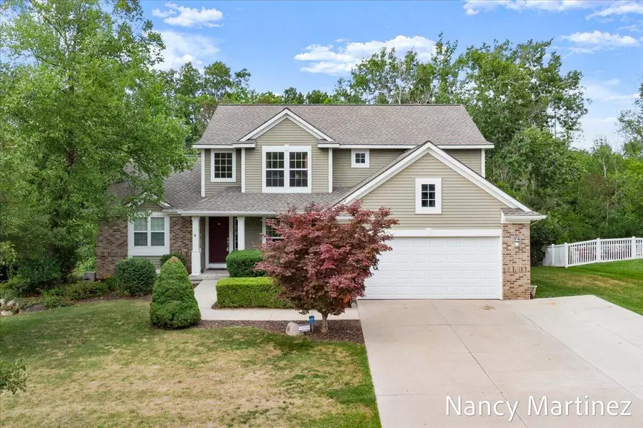 2869 N Saddle Ridge NE Court, Rockford, MI 49341