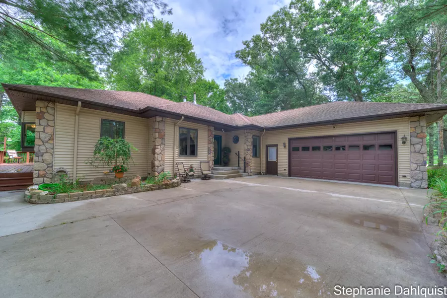 9160 Mill Pond Trail, Whitehall, MI 49461