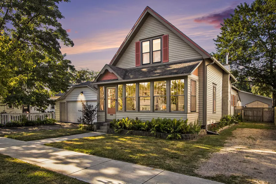 224 Superior Street, South Haven, MI 49090