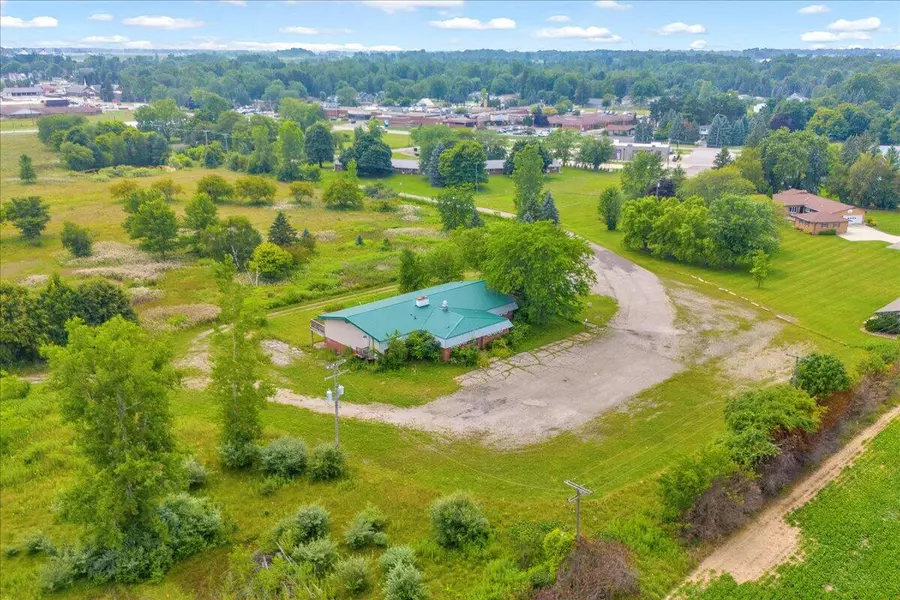 2701 Golf Course Drive Drive, Marlette, MI 48453