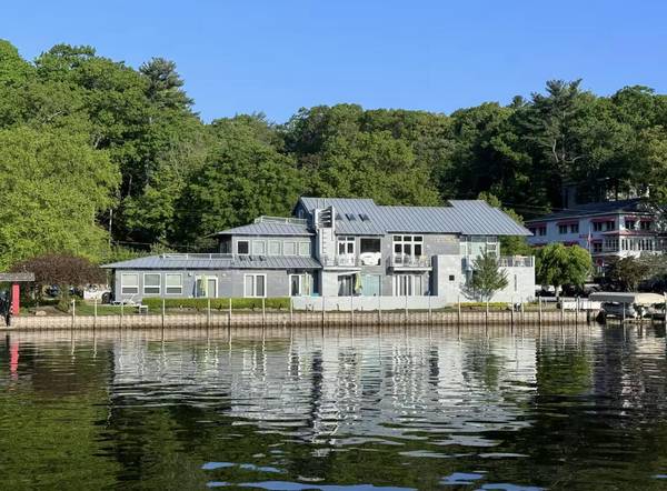 515 Park Street #1, Saugatuck, MI 49453