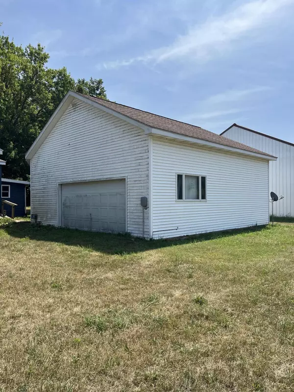 Allegan, MI 49010,4338 110th Avenue