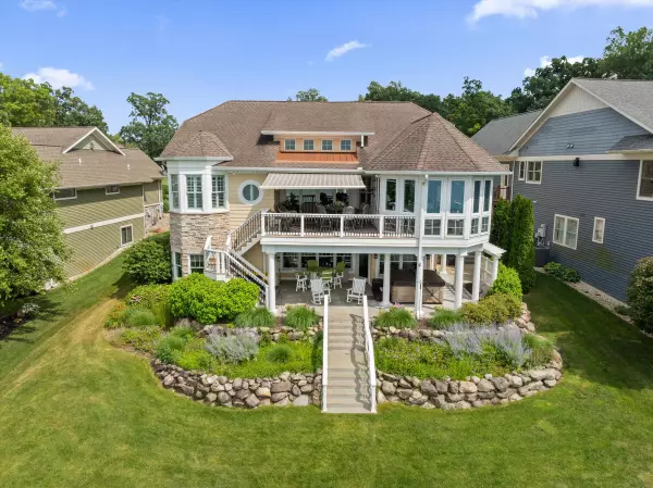 68454 Waterfront Drive, Edwardsburg, MI 49112