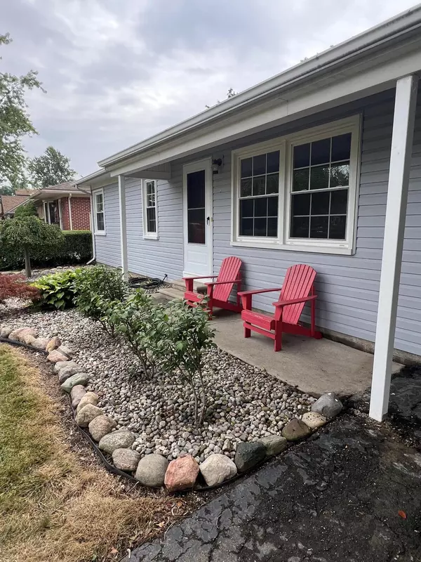 13601 Grandview Drive, Gibraltar, MI 48173