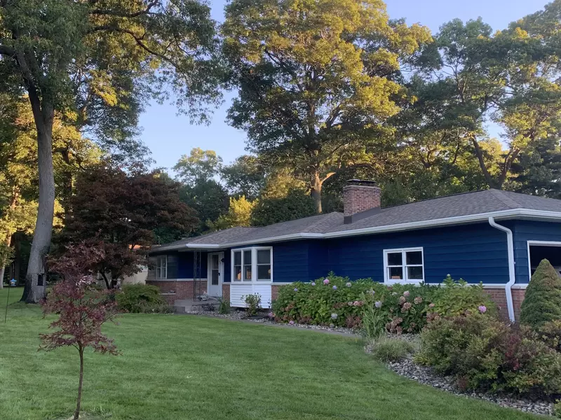 690 W Wedgewood Drive, Muskegon, MI 49445