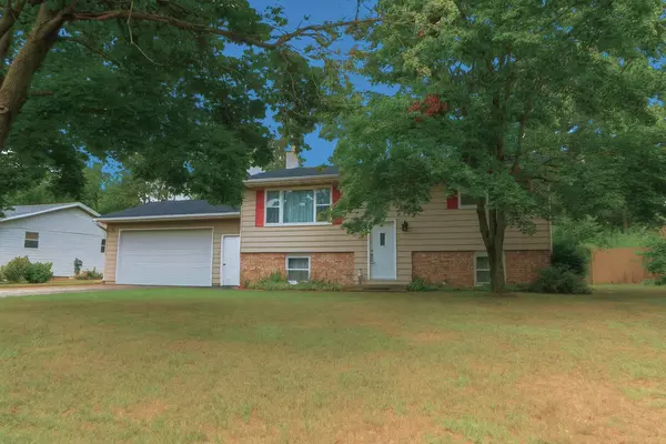 412 Charles Street, Paw Paw, MI 49079