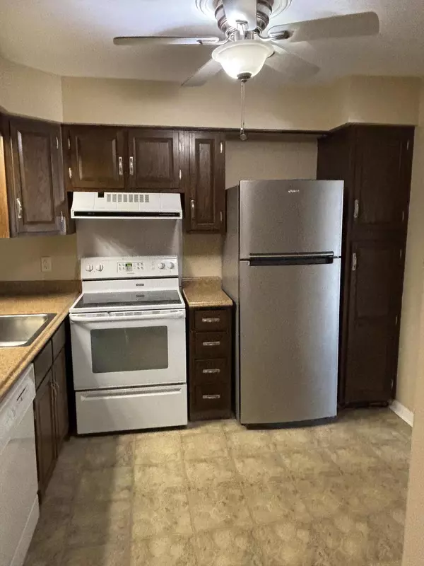 Saginaw, MI 48638,203 Provencial Court #87