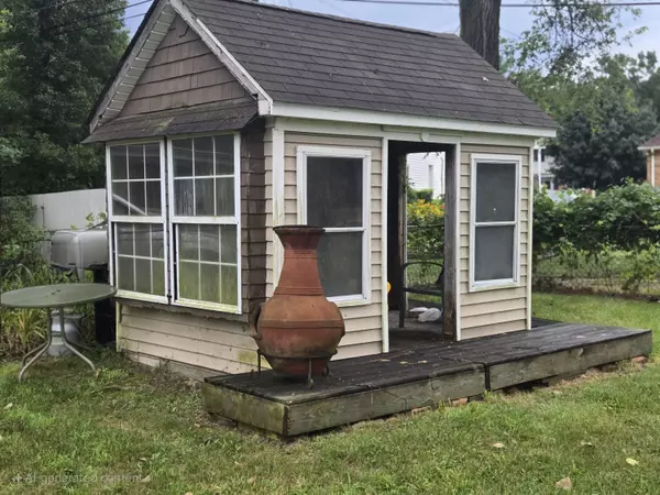Pinckney, MI 48169,10339 Kress Road