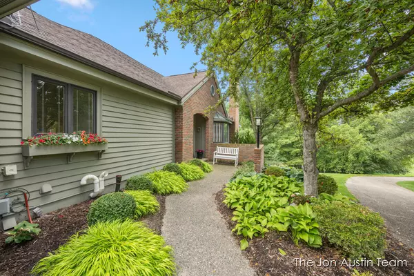 Grand Rapids, MI 49546,875 Cascade Hills E SE Drive