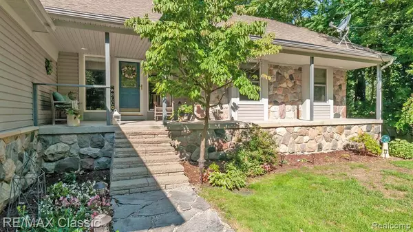 Walled Lake, MI 48390,3355 Boyer Street