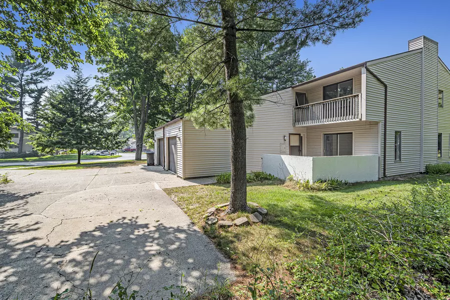 17424 Parkwood Drive #C, Spring Lake, MI 49456