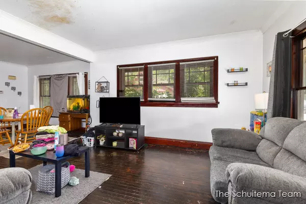 Muskegon, MI 49442,725 Allen Avenue