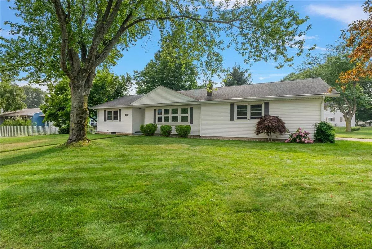 Hart, MI 49420,27 N Peach Street