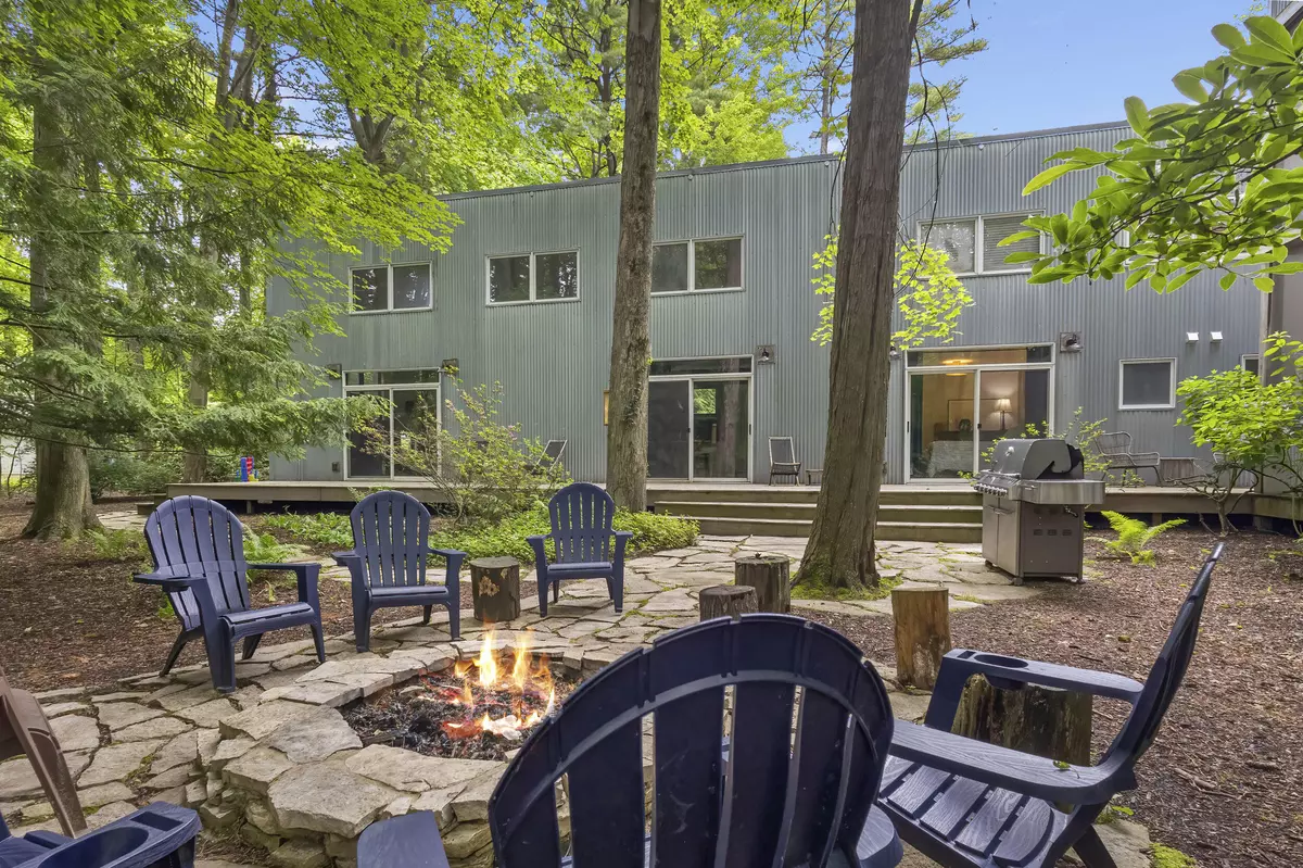 Sawyer, MI 49125,12330 Betty May Avenue