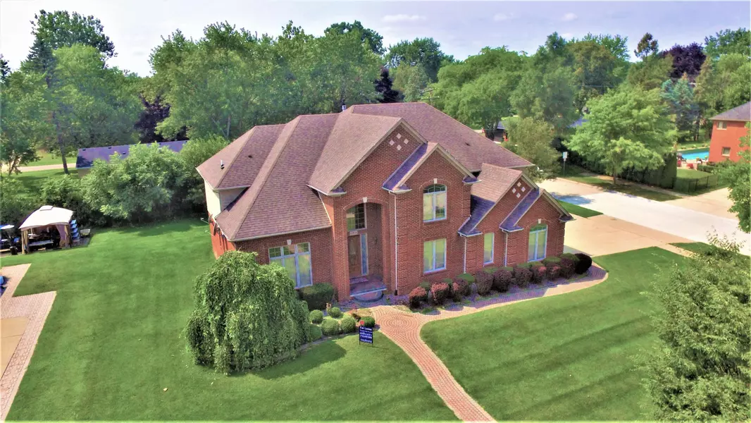 6901 Dakota Drive, Troy, MI 48098