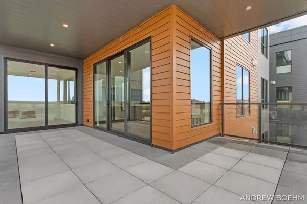 Holland, MI 49423,159 S River Avenue #305