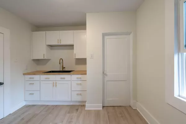 Muskegon, MI 49442,419 E Forest Avenue