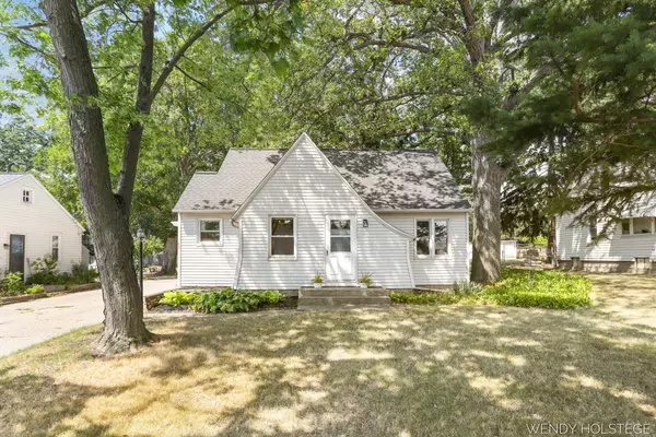 97 W Lakewood Boulevard, Holland, MI 49424